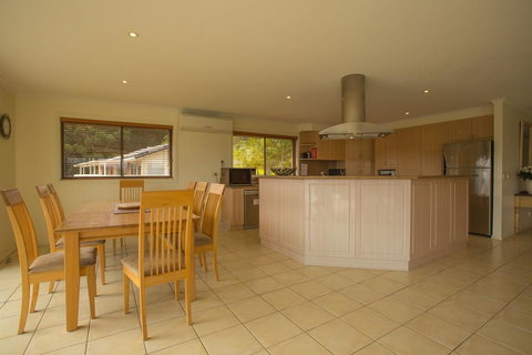 Top Views On Lakewood - Accommodation NT 3