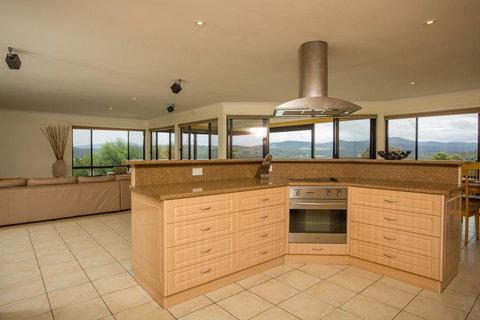 Top Views On Lakewood - Accommodation NT 1