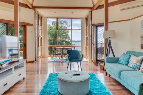 Tranquil Lake House - Perfect City Escape To Relax - NT Tourism 2