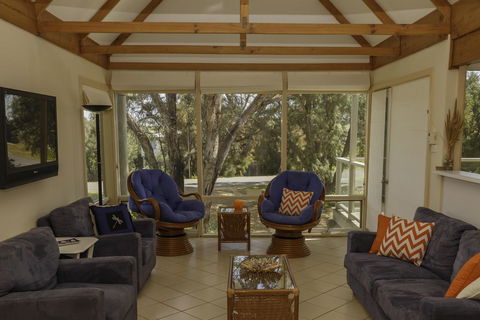 Tranquillity On Riverview - 33 Riverview Drive - NT Tourism 3