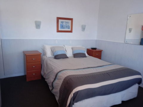 Travellers Rest Motel - NT Tourism 3