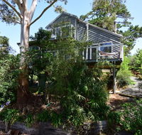 Treetops - Newly renovated in the village - NT Tourism