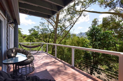 Treetops - Newly Renovated, In The Village! - NT Tourism 1