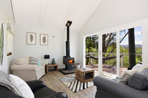 Treetops - Newly Renovated, In The Village! - NT Tourism 2