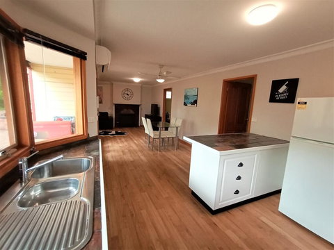 Treetops Hideaway - Accommodation NT 3