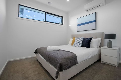 Trendy Sweet Home 4Beds@Blackburn South - Accommodation NT 3