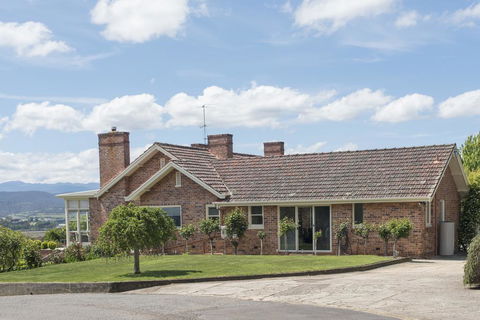 Trevallyn House B & B - NT Tourism 1