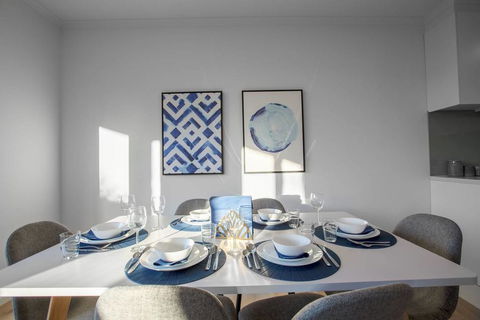 Trendy Sweet Home 4Beds@Blackburn South - Accommodation NT 1