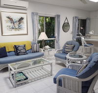 Trinity Beach POOLSIDE Apartment - Accommodation NT