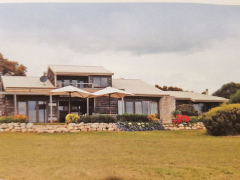 Tu Emuz Stone Beachfront Villa, Emu Bay, Kangaroo Is - Accommodation NT 2