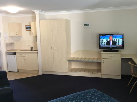 Tuckerbox Motor Inn - Accommodation NT 2