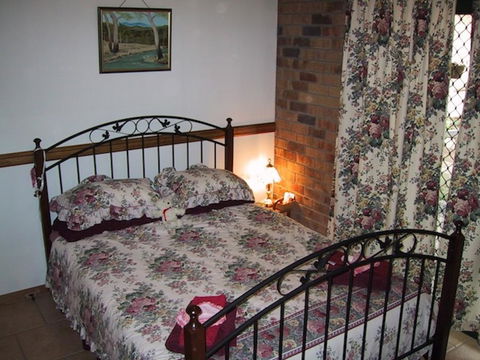 Twilight Grove Farm - NT Tourism 0