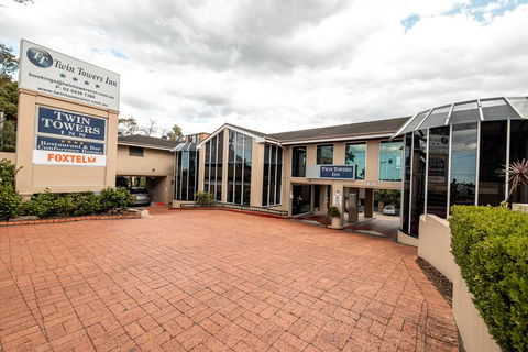 Twin Towers Inn - NT Tourism 3