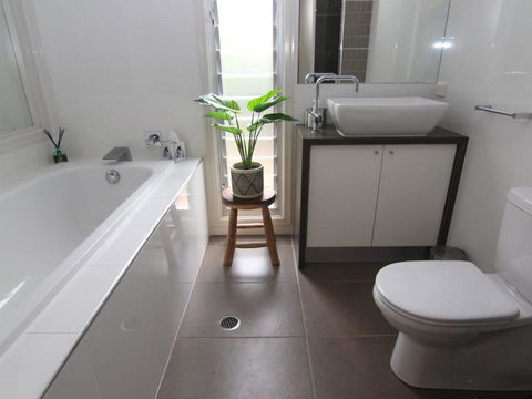 Two Sands Town House - NT Tourism 1