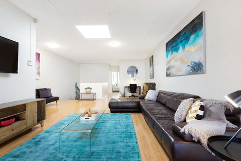 Ultimo Self-Contained Modern Apartments (623H) - Accommodation NT 3