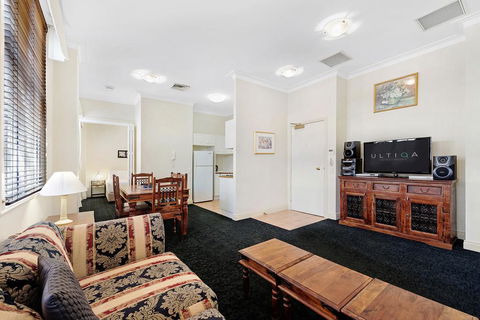ULTIQA Rothbury Hotel - Accommodation NT 3
