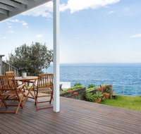Unbelievable Clifftop Townhouse with Ocean Views - Accommodation NT