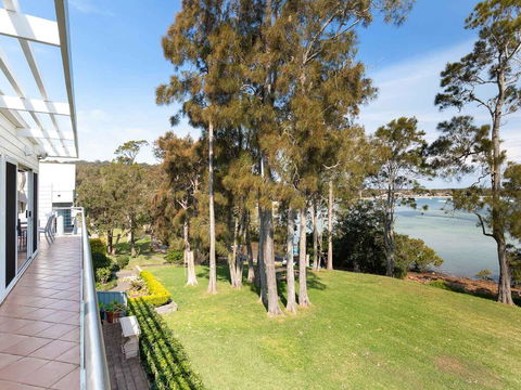 Unit 1 44 Danalene Pde Fantastic Waterfront Property With Air Con - NT Tourism 0