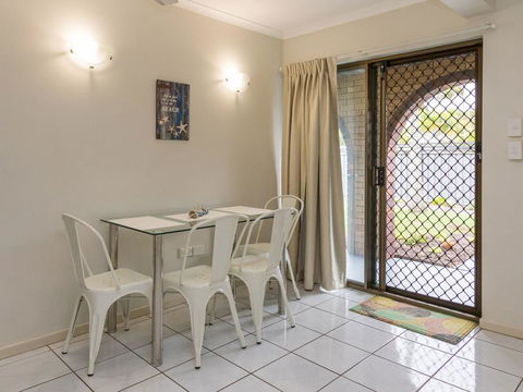 Upstairs And Downstairs - 81 Denman Camp Rd - NT Tourism 2