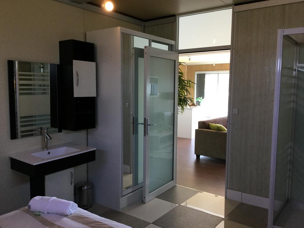  Accommodation NT