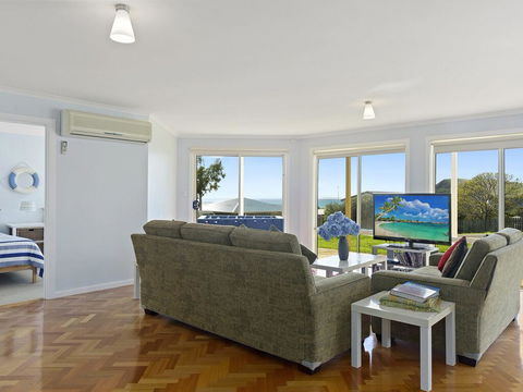 VALLEY VIEWS - 10 Valley Heights Drive - Accommodation NT 3