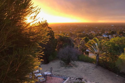 Vermillion Skies Holiday Accommodation - NT Tourism 0