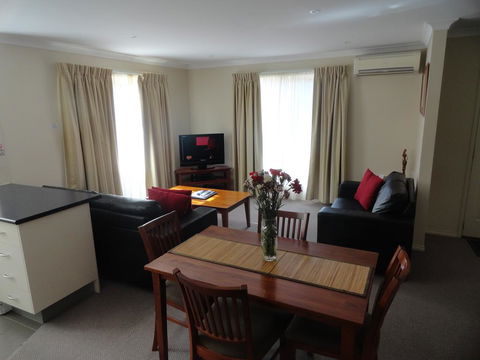 Victoria Lodge Motor Inn & Apartments - Accommodation NT 1