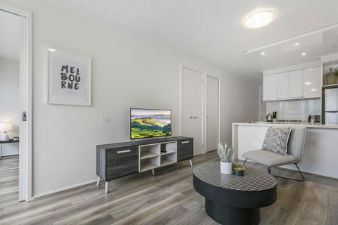 Views And Hotel-style Extras In A Great Location - NT Tourism 1