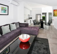 Views from Red Hill - Modern and Spacious Split-Level Executive 3BR Red Hill Apartment Close to CBD - Accommodation NT