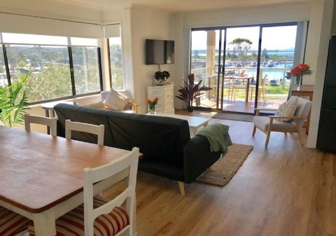 Vista Marina Penthouse #6 - NT Tourism 2