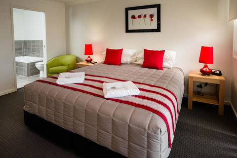 Wallsend Executive Apartments - NT Tourism 0