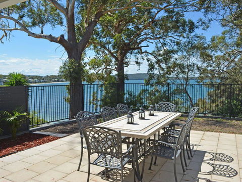 Wanda Magic' 19 Randall Drive - Beautiful Water Front House - Accommodation NT 1