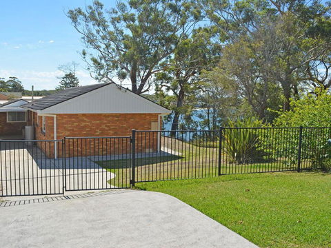 Wanda Magic' 19 Randall Drive - Beautiful Water Front House - Accommodation NT 0