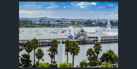 Waterfront (Yarra St) By Gold Star Stays - NT Tourism 1