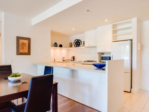 Waterfront (Yarra St) By Gold Star Stays - NT Tourism 3