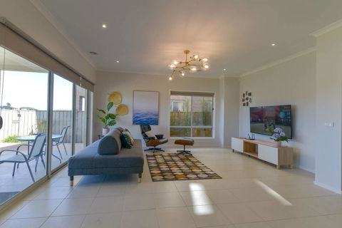 Waterfront Grand Villa For Big Group - Accommodation NT 0