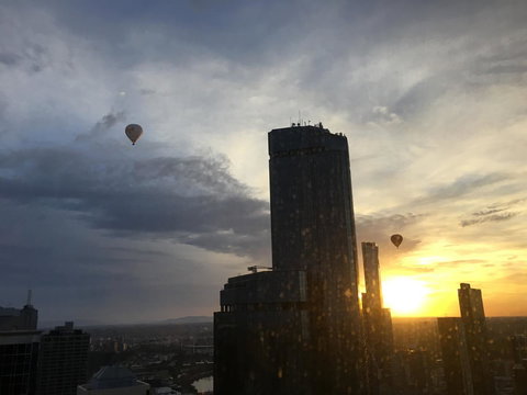 Collins Accommodation - NT Tourism 0