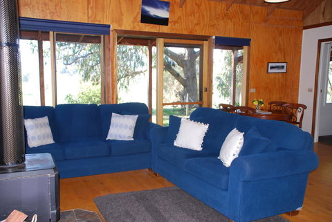 Bluegum Ridge Cottages - Accommodation NT 18