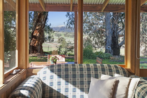 Bluegum Ridge Cottages - Accommodation NT 19