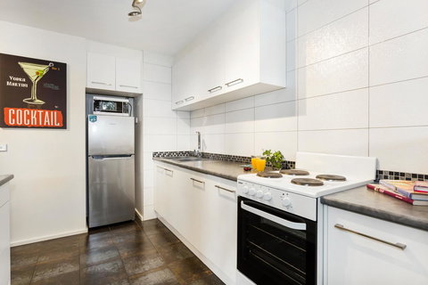 Melbourne Villa - Accommodation NT 9