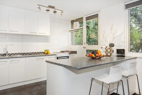 Melbourne Villa - Accommodation NT 8