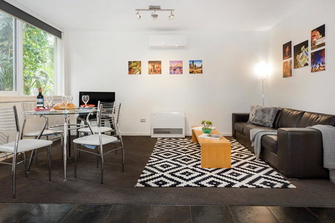 Melbourne Villa - Accommodation NT 1