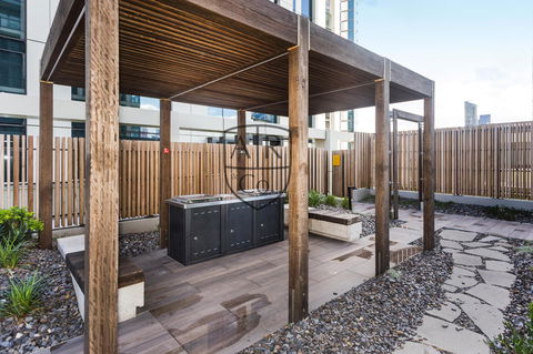 Stylish Apartment+Netflix - Accommodation NT 24