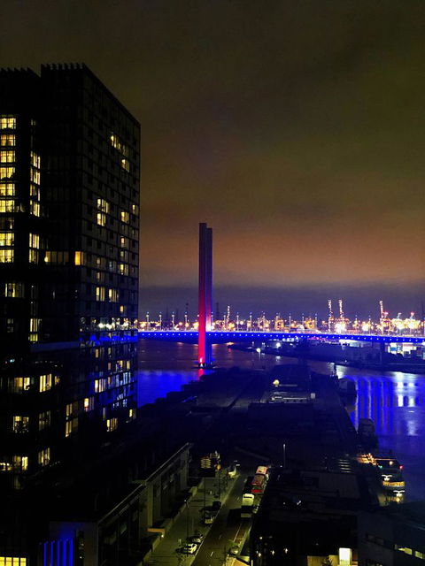 Superb Habour View/ Stylish Apartment / Landmark Building/ Free Tram - Accommodation NT 21