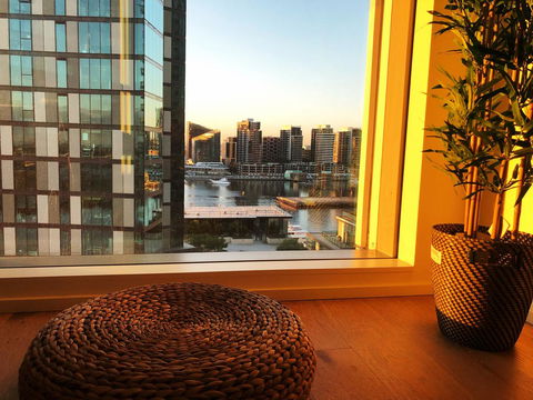 Superb Habour View/ Stylish Apartment / Landmark Building/ Free Tram - Accommodation NT 17