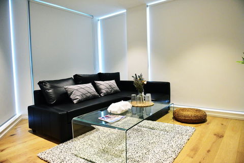 Superb Habour View/ Stylish Apartment / Landmark Building/ Free Tram - Accommodation NT 7