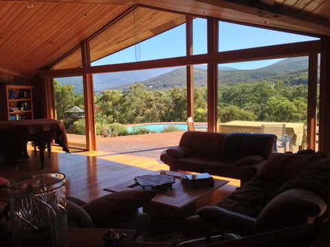 Kangaroo Manor - NT Tourism 0