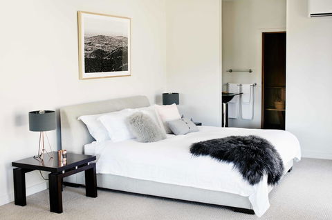 Polperro Villas - Accommodation NT 15