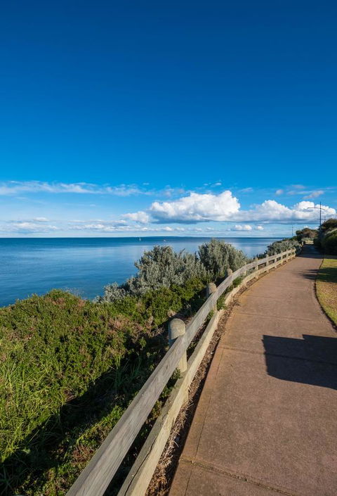 Waterfront Apt 234 Marinaquays - Accommodation NT 33
