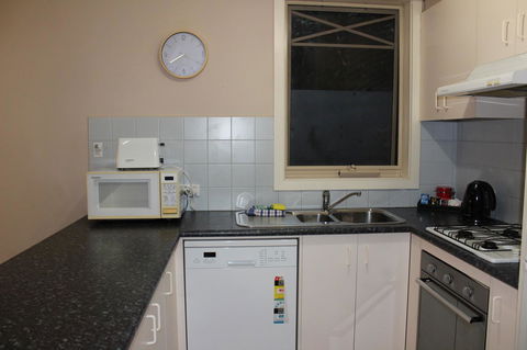 Australian Home Away @ Box Hill 2 Bedroom - Accommodation NT 8